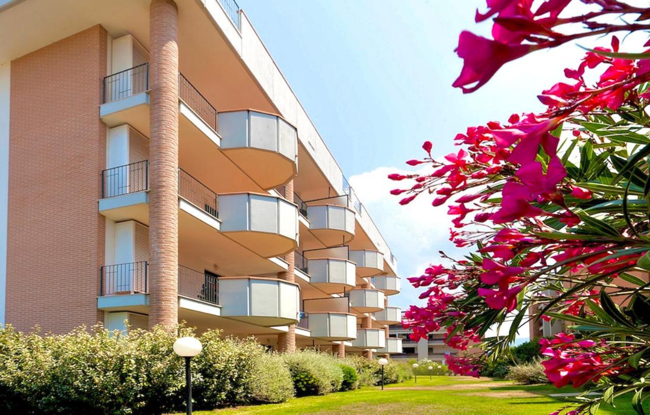 Isa-Apartments 4 Beds In Residence With Swimming-Pool In San Vincenzo, Just 600 Meters From The Sea Exteriér fotografie