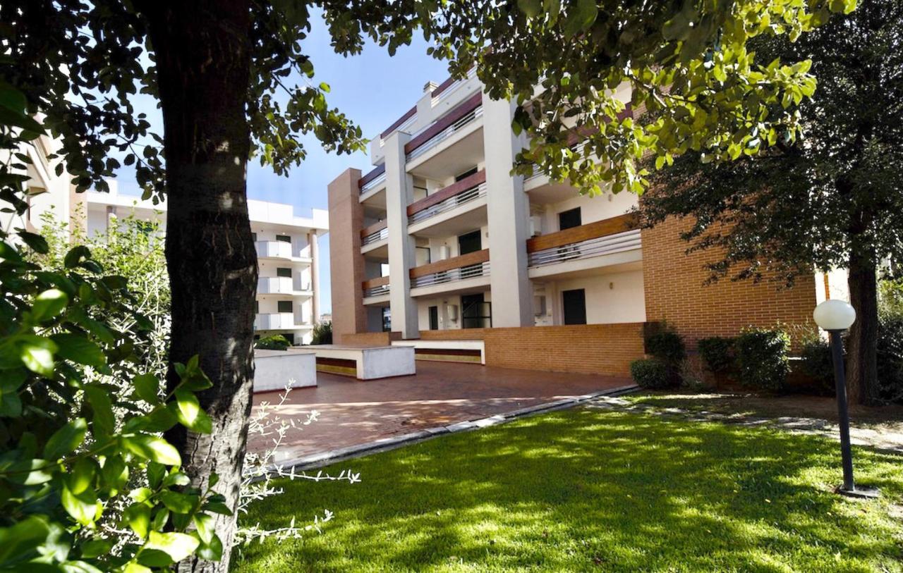 Isa-Apartments 4 Beds In Residence With Swimming-Pool In San Vincenzo, Just 600 Meters From The Sea Exteriér fotografie
